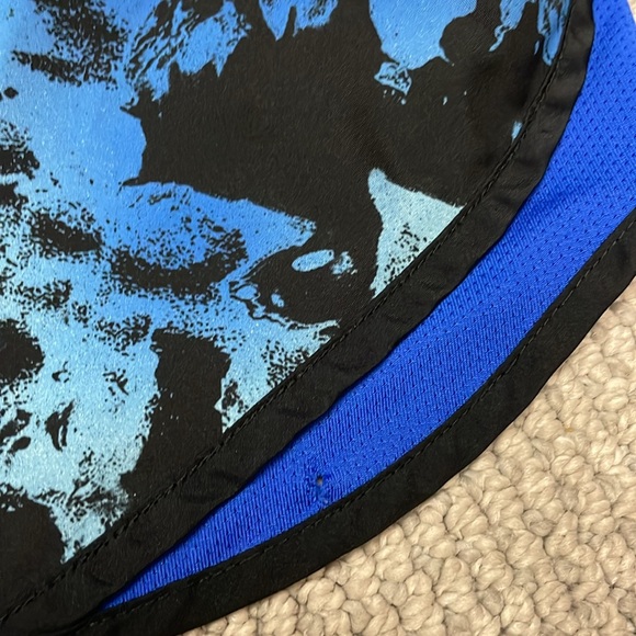 Nike Women’s Brief-Lined Blue Marble Running Shorts, Size Medium - Picture 12 of 12